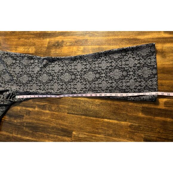 Soft Surroundings Women’s Medium 30 x 30 Pant Pull On High Rise Flare Stretch - Picture 7 of 8